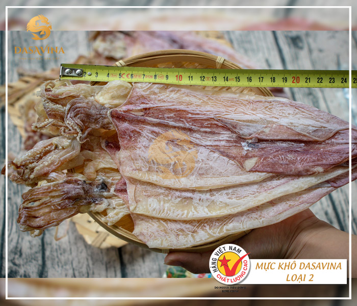 Mực khô Cô Tô loại 2 là loại mực cỡ trung bình, có chiều dài thân mực từ 18 - 23 cm