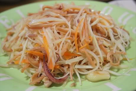 Mực khô xào su hào