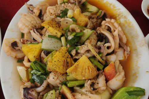 Mực khô xào dứa