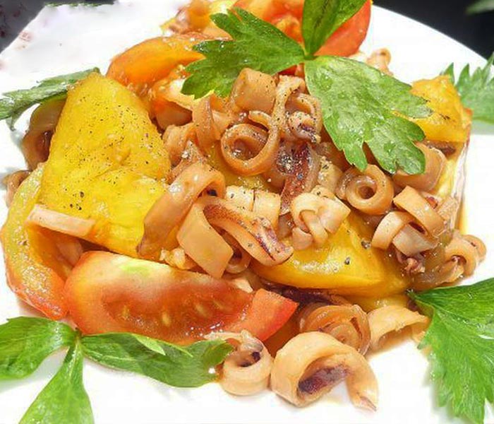 Món mực khô xào dứa hấp dẫn. tiện lợi
