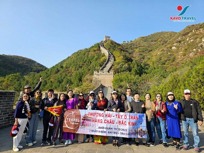 Đoàn khách ghép tour đi Thượng Hải - Bắc Kinh của Kavo Travel