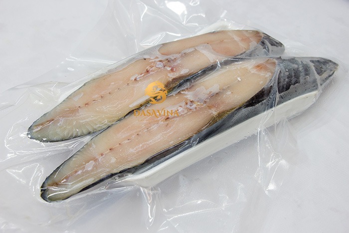 Tại DASAVINA, cá thu một nắng được lựa chọn và bảo quản kỹ lưỡng với mong muốn mang đến hương vị tươi ngon, lớp thịt ngọt, thơm từ sản phẩm.